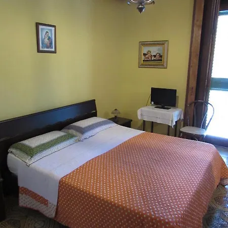 Antico Palazzo Bed & Breakfast Giardini Naxos Exterior photo